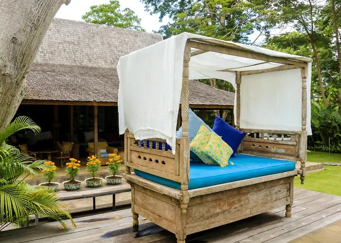 Chanteak Bali - Teak House 2 ベッド・アンド・ブレックファスト ジンバラン