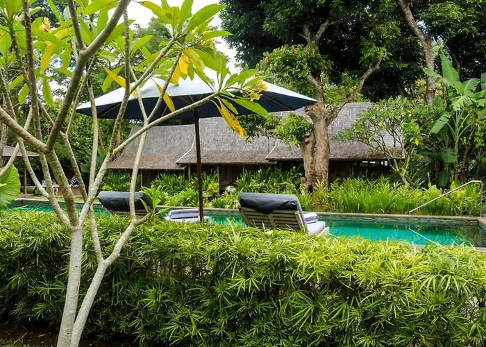 Chanteak Bali - Teak House 2 ベッド・アンド・ブレックファスト ジンバラン
